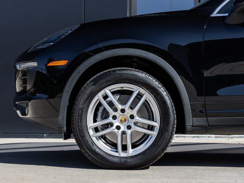 Certified 2018 Porsche Cayenne image 13