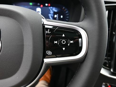 New 2026 Volvo XC90 B6 Plus image 14