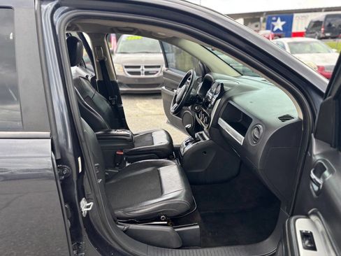 Used 2014 Jeep Compass Latitude image 14