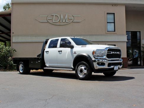 Used 2024 RAM 5500 Tradesman w/ Chrome Appearance Group AWD/4WD image 5