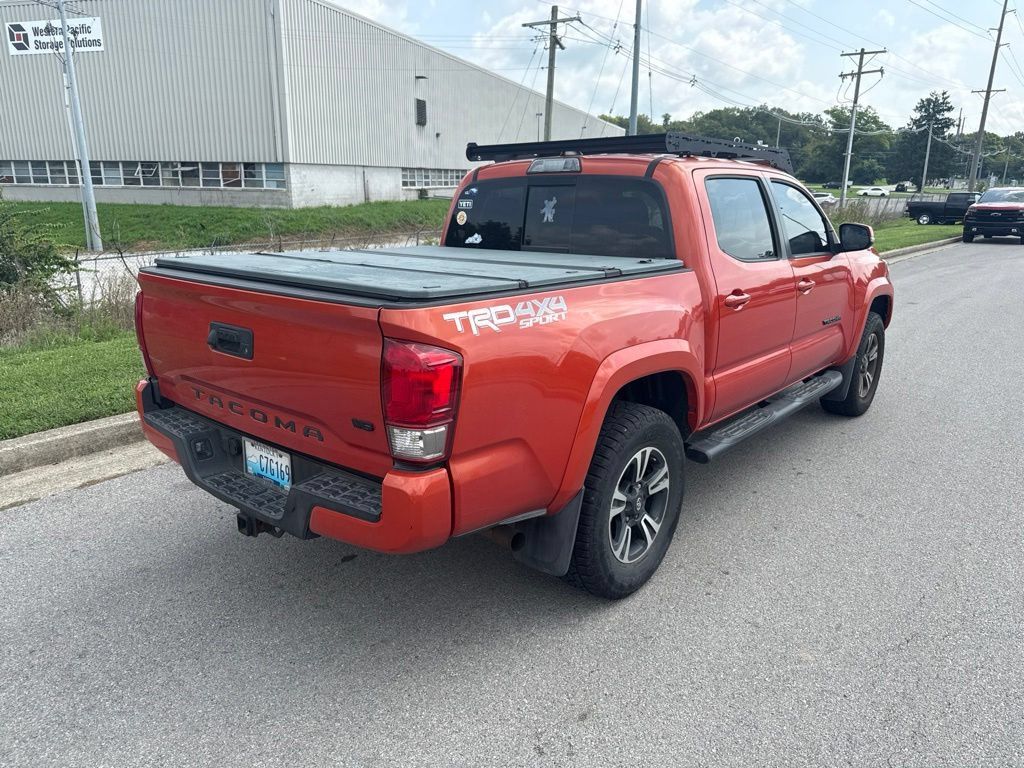 Used 2017 Toyota Tacoma TRD Sport w/ Tow Package (A/T) AWD/4WD image 3