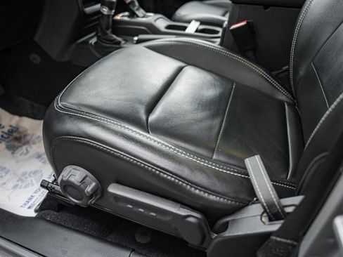 Used 2021 Jeep Gladiator Overland w/ Popular Equipment Package image 39