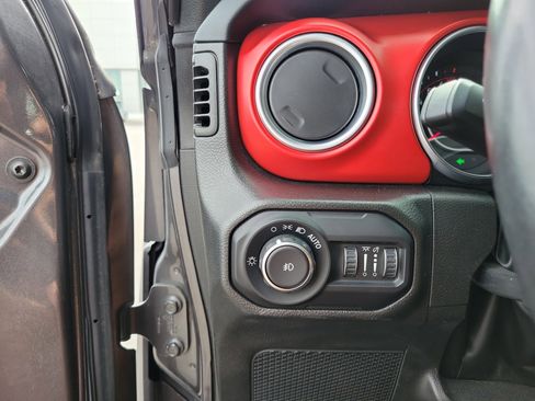 Used 2022 Jeep Wrangler Unlimited Rubicon w/ LED Lighting Group AWD/4WD image 20