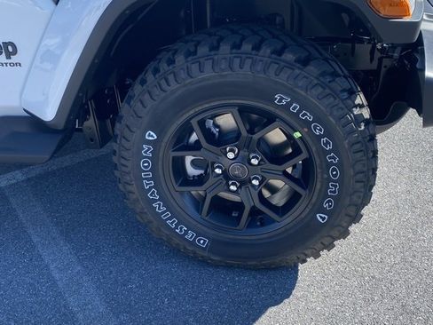 New 2025 Jeep Gladiator Sport image 11