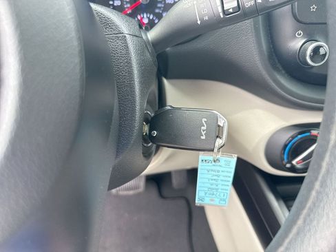 Used 2022 Kia Soul LX FWD image 13