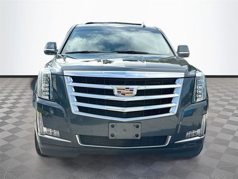 Used 2020 Cadillac Escalade Luxury image 2