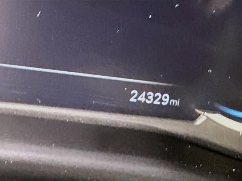 Used 2024 Genesis G70 2.5T image 19