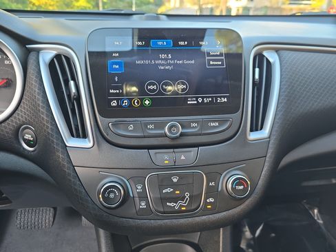 Used 2023 Chevrolet Malibu RS image 19