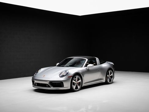 Used 2023 Porsche 911 Targa 4S AWD/4WD image 4