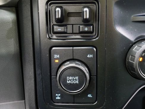 Used 2023 Ford F250 XLT AWD/4WD image 27
