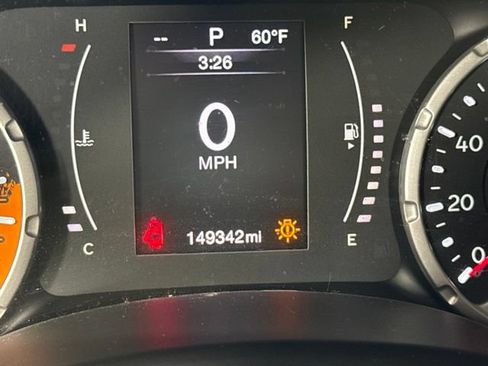 Used 2015 Jeep Renegade Latitude FWD image 20