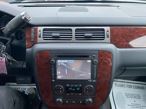 Used 2012 Chevrolet Avalanche LTZ image 15