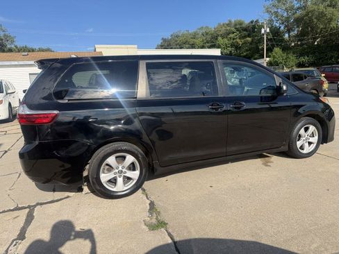 Used 2020 Toyota Sienna L FWD image 7