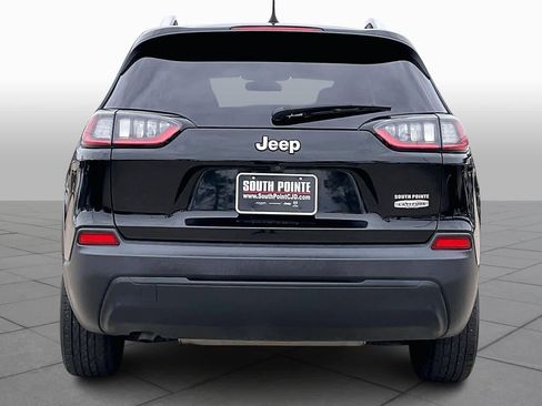 Used 2019 Jeep Cherokee Latitude Plus image 5