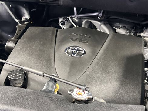 Used 2018 Toyota Highlander Limited image 29