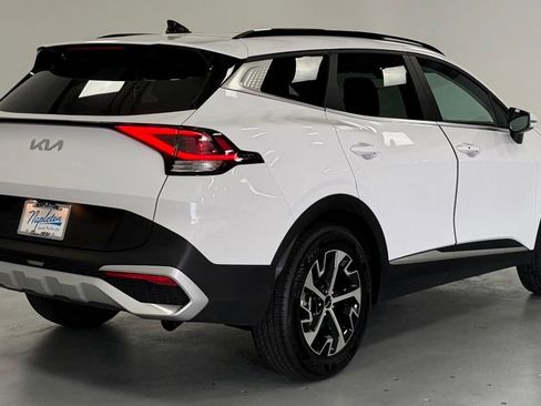 Used 2025 Kia Sportage EX w/ Premium Package FWD image 3