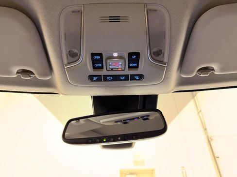 Used 2017 Toyota Prius Four w/ Premium Convenience Package image 21