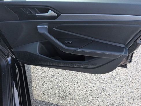 Used 2024 Volkswagen Jetta SE image 34