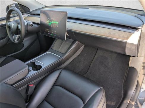 Used 2023 Tesla Model Y Long Range AWD/4WD image 18