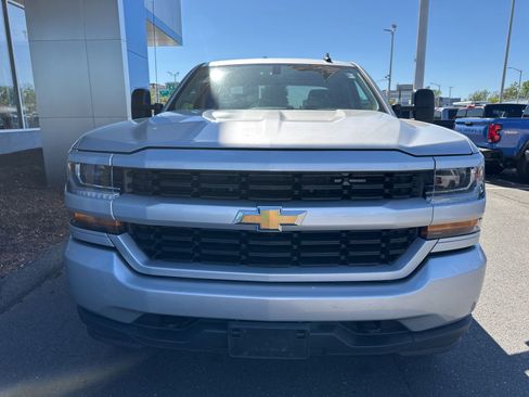 Used 2019 Chevrolet Silverado 1500 Custom w/ Custom Convenience Package AWD/4WD image 2