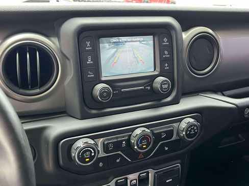Used 2018 Jeep Wrangler Unlimited Sport S AWD/4WD image 31