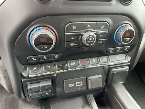 Used 2019 Chevrolet Silverado 1500 LTZ w/ LTZ Premium Package image 19