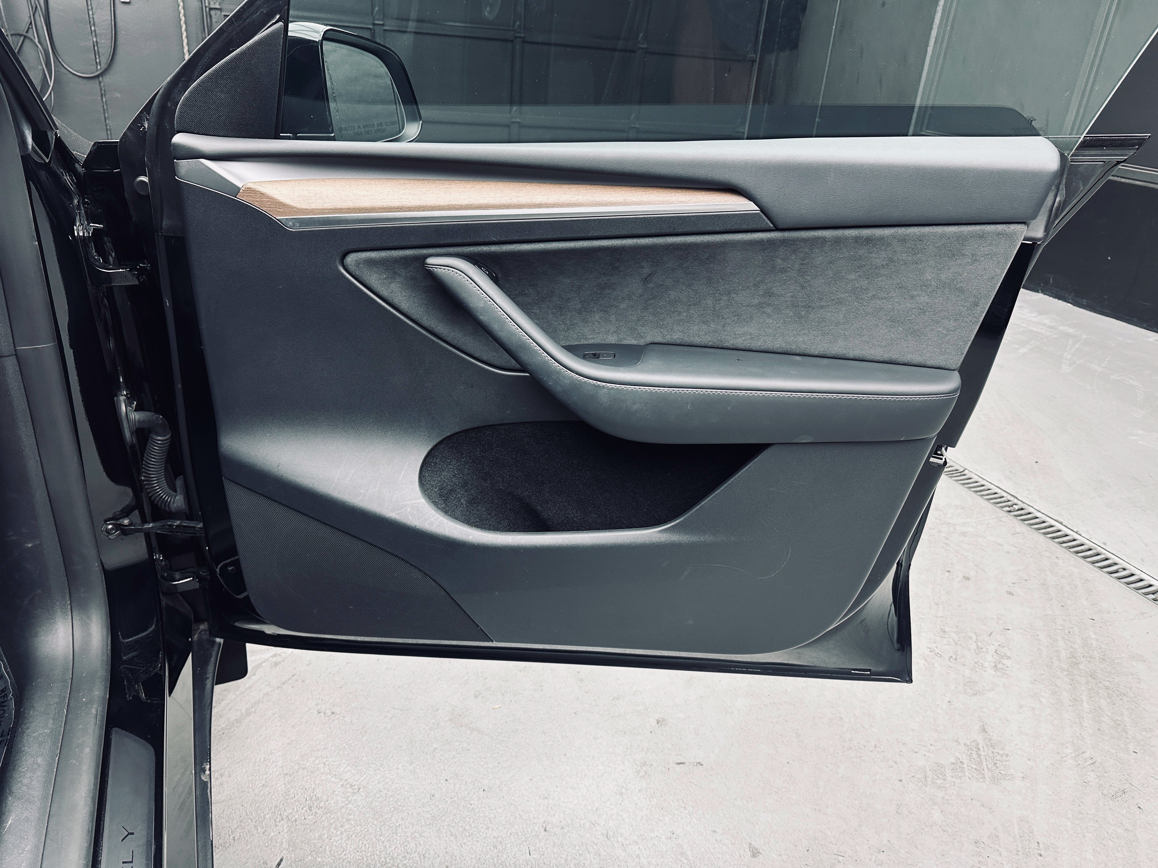 Used 2023 Tesla Model Y Long Range AWD/4WD image 23
