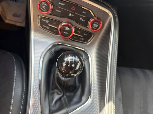 Used 2015 Dodge Challenger SRT Hellcat image 30