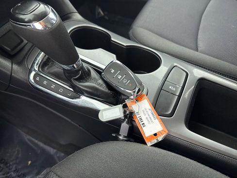 Used 2018 Chevrolet Cruze LT w/ Convenience Package image 27