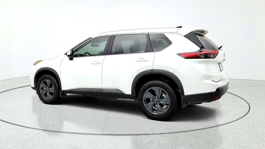 Used 2026 Nissan Rogue SV FWD image 7
