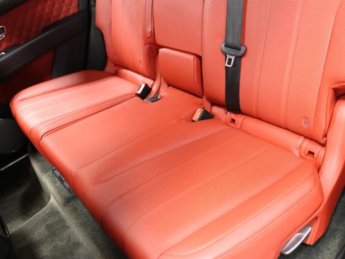 Used 2022 Bentley Bentayga AWD/4WD image 63
