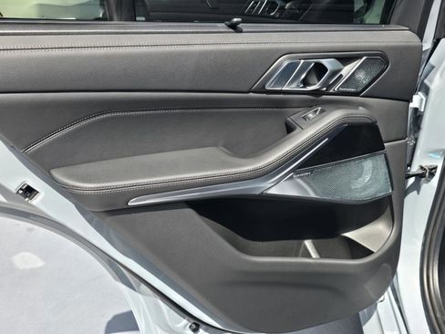 New 2026 BMW X5 M60i image 9