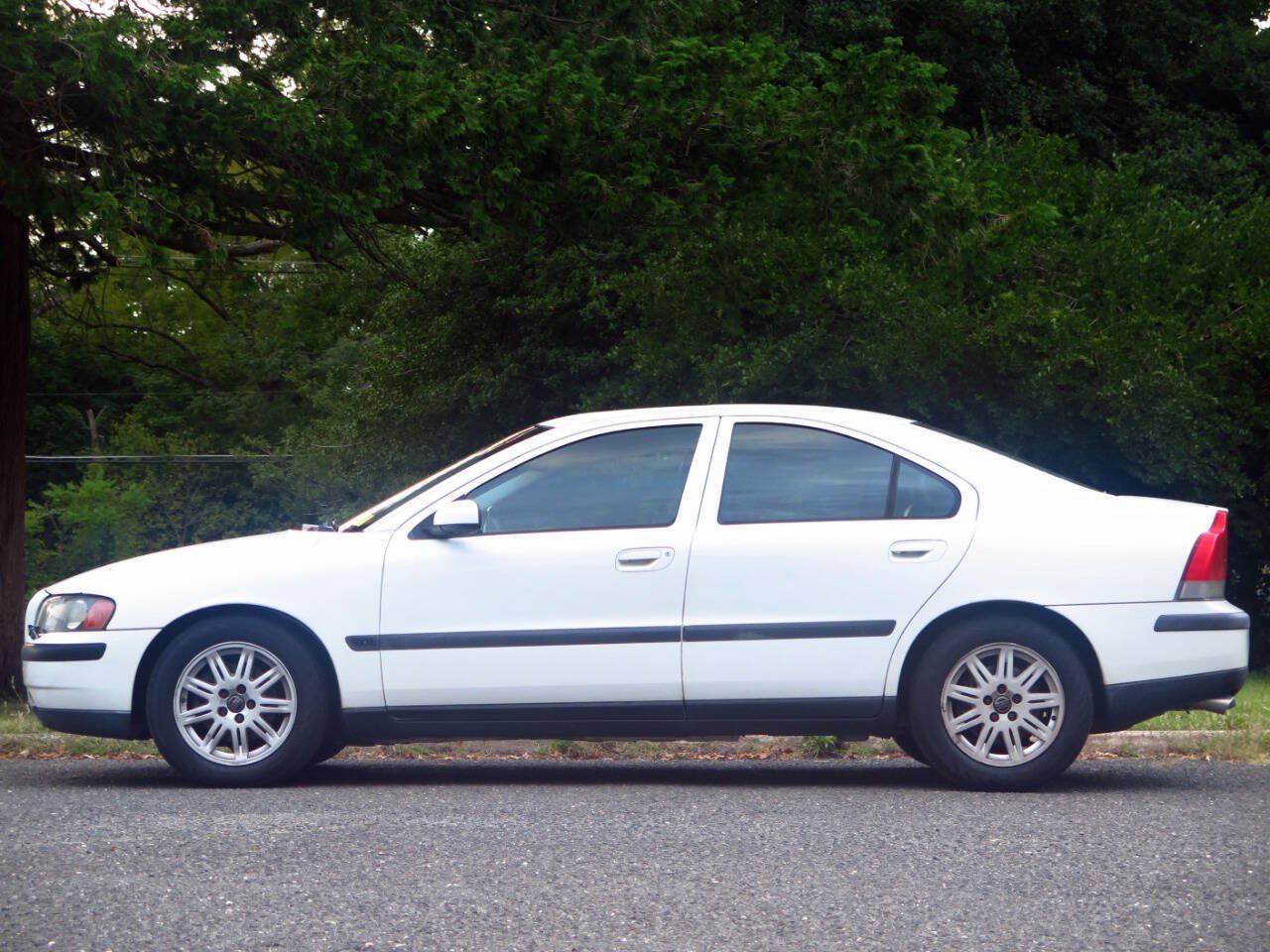 Used 2004 Volvo S60 2.5T FWD image 2
