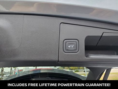 Used 2024 Cadillac XT4 Sport image 12