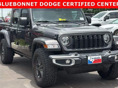 Used 2024 Jeep Gladiator Sport AWD/4WD image 13