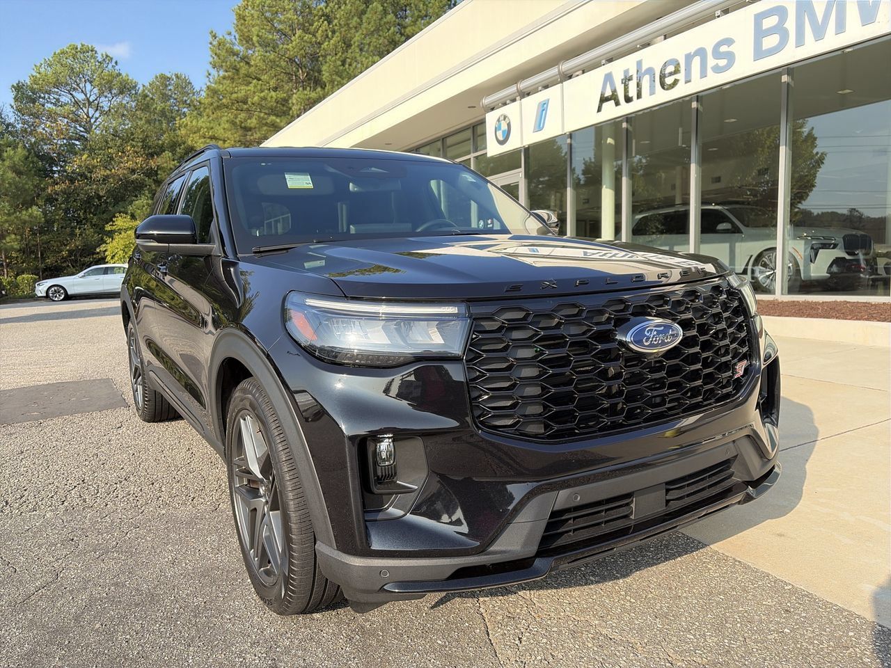 Used 2025 Ford Explorer ST AWD/4WD image 1