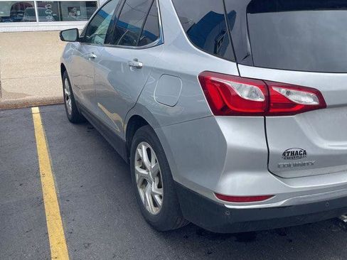 Used 2018 Chevrolet Equinox Premier AWD/4WD image 2