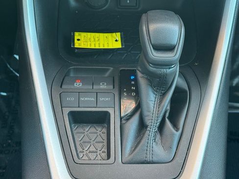 Used 2021 Toyota RAV4 XLE image 30