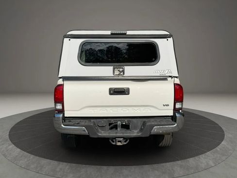 Used 2020 Toyota Tacoma SR5 RWD image 9