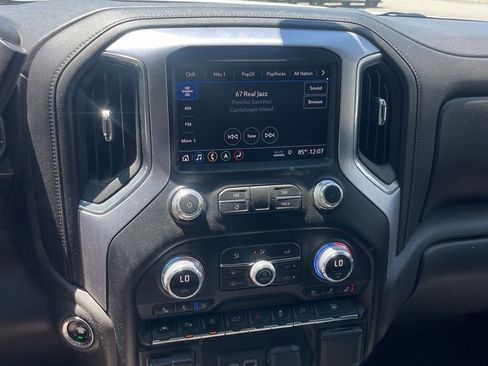 Used 2019 GMC Sierra 1500 SLT w/ SLT Premium Plus Package AWD/4WD image 10