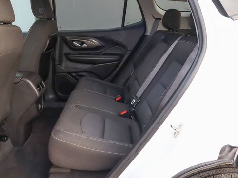 Used 2024 GMC Terrain SLE image 8