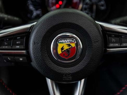 Used 2020 FIAT 124 Spider Abarth w/ Convenience Group image 17