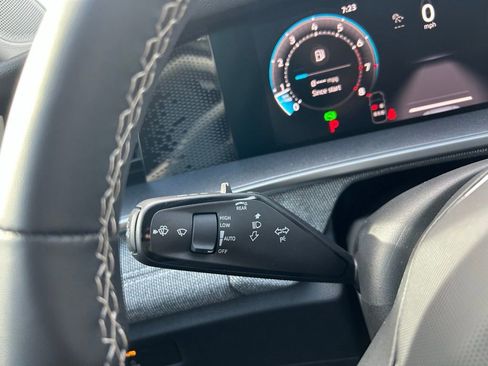 New 2026 Volkswagen Tiguan S FWD image 24