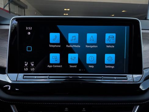 Used 2026 Volkswagen Atlas SE AWD/4WD image 32