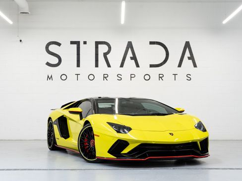 Used 2018 Lamborghini Aventador S image 1