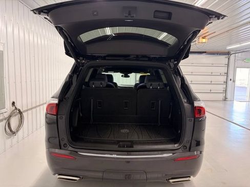 Used 2023 Buick Enclave Essence AWD/4WD image 6