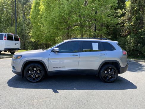 Used 2019 Jeep Cherokee Latitude Plus FWD image 6