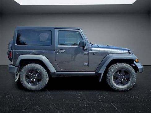 Used 2017 Jeep Wrangler Sport AWD/4WD image 2
