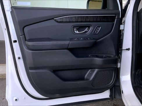 Used 2023 Honda Pilot Elite image 21