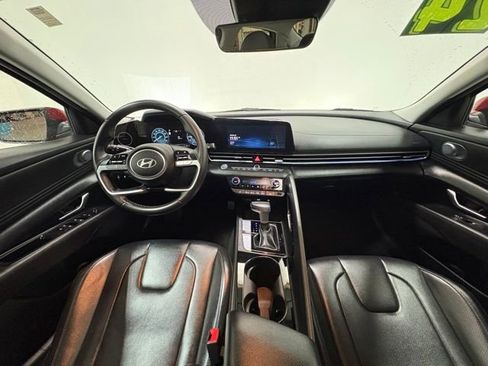 Used 2024 Hyundai Elantra Limited image 16
